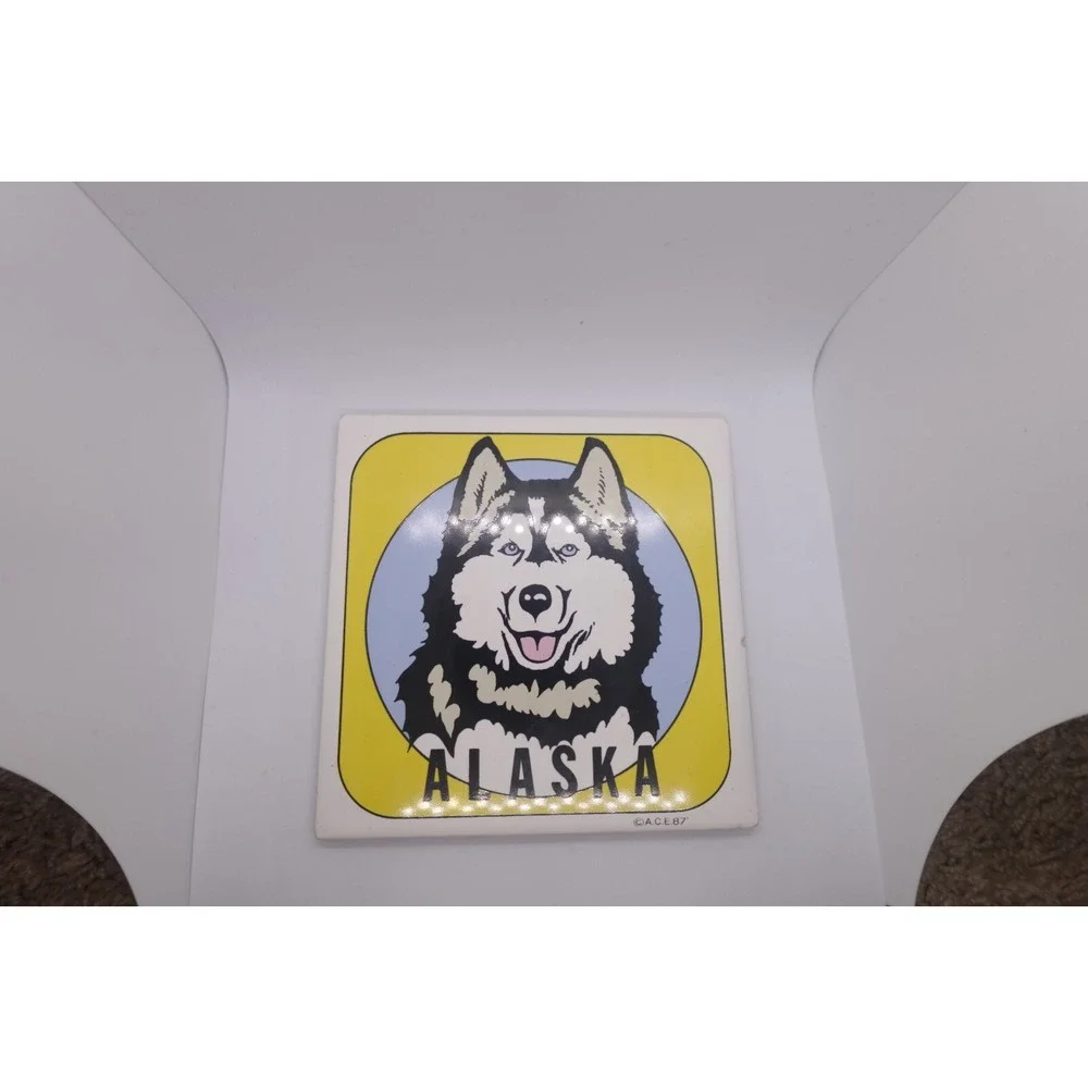 SOUVENIR ALASKA HUSKY DOG DECORATIVE CERAMIC WALL PLAQUE‎ HOT PLATE TRIVET